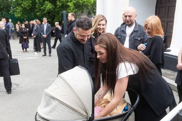 Ukrainian President Volodymyr Zelensky and his wife Olena Zelenska participate in a ceremony commemorating children killed since the start of the Russian war Ukrainian President Volodymyr Zelensky and his wife Olena Zelenska participate in a ceremony commemorating children killed since the start of the Russian war on Ukraine, in Kyiv, Ukraine, June 4, 2026. Photo by PRESIDENT OF UKRAINE apaimages Ukraine Ukraine Ukraine 040626_Ukraine_UPO_00(2).jpeg Copyright: xapaimagesxPRESIDENTxOFxUKRAINEx xapaimagesx