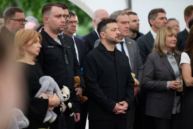 Ukrainian President Volodymyr Zelensky and his wife Olena Zelenska participate in a ceremony commemorating children killed since the start of the Russian war Ukrainian President Volodymyr Zelensky and his wife Olena Zelenska participate in a ceremony commemorating children killed since the start of the Russian war on Ukraine, in Kyiv, Ukraine, June 4, 2026. Photo by PRESIDENT OF UKRAINE apaimages Ukraine Ukraine Ukraine 040626_Ukraine_UPO_00(4).jpeg Copyright: xapaimagesxPRESIDENTxOFxUKRAINEx xapaimagesx