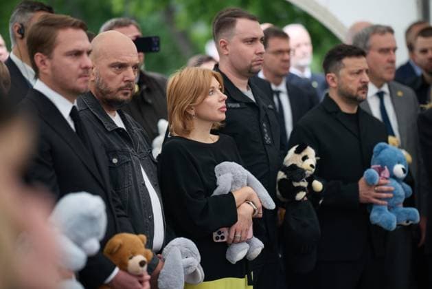 Ukrainian President Volodymyr Zelensky and his wife Olena Zelenska participate in a ceremony commemorating children killed since the start of the Russian war Ukrainian President Volodymyr Zelensky and his wife Olena Zelenska participate in a ceremony commemorating children killed since the start of the Russian war on Ukraine, in Kyiv, Ukraine, June 4, 2026. Photo by PRESIDENT OF UKRAINE apaimages Ukraine Ukraine Ukraine 040626_Ukraine_UPO_00(5).jpeg Copyright: xapaimagesxPRESIDENTxOFxUKRAINEx xapaimagesx