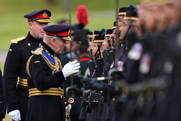 Royal visit to the King s Gurkha Artillery King Charles III during a visit to the King s Gurkha Artillery in Larkhill, Wiltshire. The regiment was formally established in April 2025, and the Formation Parade will mark the first ceremonial opportunity to celebrate the creation of the Army s first dedicated Gurkha Artillery unit. Picture date: Thursday June 4, 2026., Credit:Aaron Chown PA ROTA - B68 Avalon UK, Larkhill  Copyright: xAaronxChownx xPAxROTAx-xB68x xAvalonx 1107735870