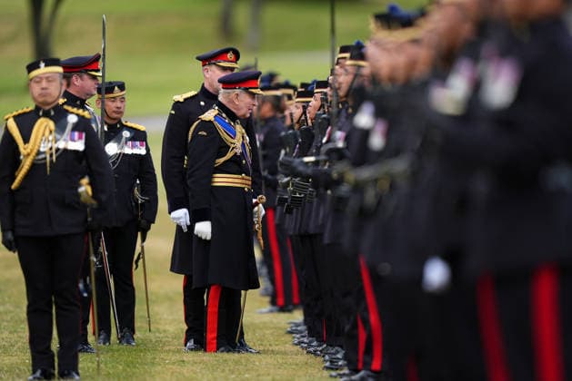 Royal visit to the King s Gurkha Artillery King Charles III during a visit to the King s Gurkha Artillery in Larkhill, Wiltshire. The regiment was formally established in April 2025, and the Formation Parade will mark the first ceremonial opportunity to celebrate the creation of the Army s first dedicated Gurkha Artillery unit. Picture date: Thursday June 4, 2026., Credit:Aaron Chown PA ROTA - B68 Avalon UK, Larkhill  Copyright: xAaronxChownx xPAxROTAx-xB68x xAvalonx 1107735890