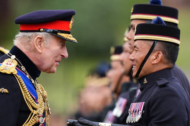 Royal visit to the King s Gurkha Artillery King Charles III during a visit to the King s Gurkha Artillery in Larkhill, Wiltshire. The regiment was formally established in April 2025, and the Formation Parade will mark the first ceremonial opportunity to celebrate the creation of the Army s first dedicated Gurkha Artillery unit. Picture date: Thursday June 4, 2026., Credit:Aaron Chown PA ROTA - B68 Avalon UK, Larkhill  Copyright: xAaronxChownx xPAxROTAx-xB68x xAvalonx 1107735896