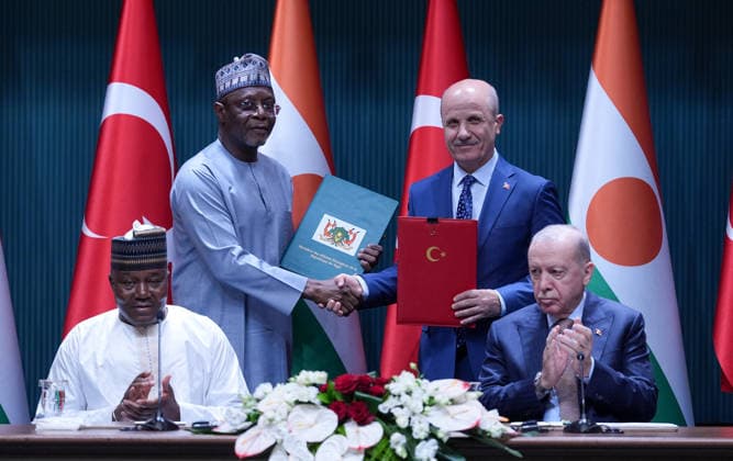 Turkiye and Niger sign joint agreements in Ankara ANKARA, TURKIYE - JUNE 04: The Implementation Protocol for 2026–2030 of the Memorandum of Understanding on Cooperation in Higher Education between the Ministries of Higher Education, Research and Innovation of the Two Countries is signed by the Turkish President of the Council of Higher Education, Prof. Dr. Erol Ozvar (2nd R), and Niger’s Minister of Foreign Affairs, Cooperation and Nigeriens Abroad, Bakary Yaou Sangare (2nd L) in the presence of Turkish President Recep Tayyip Erdogan (L) and Nigerien President Abdourahamane Tchiani (R) at the Presidential Complex in Ankara, Turkiye on June 04, 2026. Ercin Erturk Anadolu Ankara Turkey. Editorial use only. Please get in touch for any othe  Copyright: x2026xAnadoluxErcinxErturkx