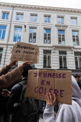 With parliament set to vote today on the approval of the French-speaking education reform, large numbers of teachers are demonstrating outside the Parliament of the Wallonia-Brussels Federation. Since this morning, sporadic clashes between small groups of protesters and the police have punctuated the demonstration. The reform is deeply unpopular among teachers, and the very fact that it is being put to a vote has sparked a fierce debate between the majority and the opposition. - 04 06 2026 - Belgium Brussels Brussels -  NicolasxLandemardx xLexPictorium LePictorium_0335428
