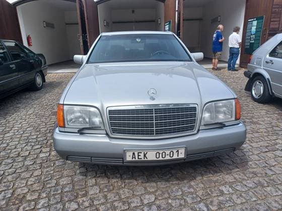 Exhibition in the courtyard of Lany Castle, June 4, 2026. The exhibition features four authentic cars belonging to Vaclav Havel, including a Mercedes that belonged to his grandfather, the builder and entrepreneur Vacslav Havel. The photo shows a 1993 Mercedes-Benz S 600. (CTKxPhoto SandraxBejsakova) CTKPhotoP2026060406602  CTKPhotoP2026060406602