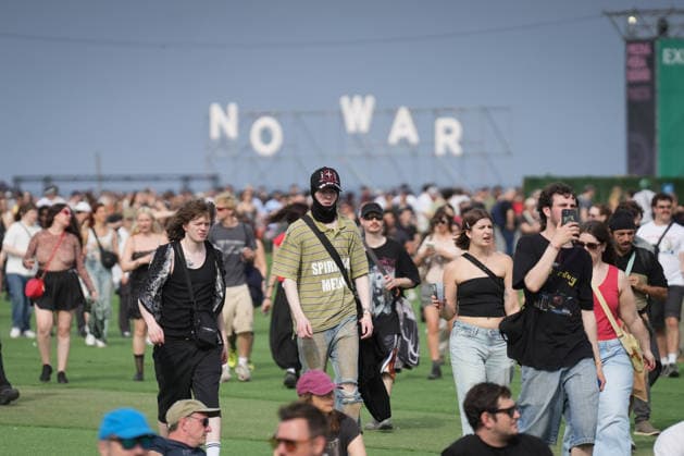 First day of Primavera Sound Barcelona 2026 Dozens of people during the first day of Primavera Sound Barcelona 2026, on June 4, 2026, in Barcelona, Catalonia Spain Primavera Sound Barcelona 2026 takes place between June 4 and 6 with an expected 70 000 attendees per day with a high number of international audience The line-up includes about 150 artists with headliners such as Doja Cat, Massive Attack and Bad Gyal Thursday 4 The Cure, Addison Rae and Skrillex Friday 5 and The xx, Gorillaz and My Bloody Valentine Saturday 6 04 JUNE 2026 MUSIC PRIMAVERA SOUND ARTISTS MUSIC CATALONIA BARCELONA PUBLIC FESTIVAL Barcelona Catalunya Catalunya Catalunya Spain  Copyright: xDavidxZorrakinox 7571277