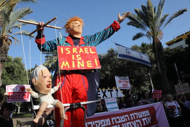Protest in Tel Aviv against Israel s attacks and ceasefire violations targeting Lebanon TEL AVIV, ISRAEL - JUNE 04: Demonstrators gather to protest against the Israeli government, led by Prime Minister Benjamin Netanyahu, demanding an end to attacks targeting Lebanon despite the ongoing ceasefire, in Tel Aviv, Israel on June 04, 2026. Gideon Markowicz Anadolu Tel Aviv Israel. Editorial use only. Please get in touch for any other usage.  Copyright: x2026xAnadoluxGideonxMarkowiczx
