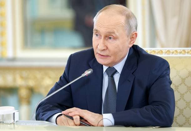Russia Putin International News Agencies Heads 9181714 04.06.2026 Russian President Vladimir Putin holds a meeting with heads of international news agencies as part of the St. Petersburg International Economic Forum (SPIEF) at the Constantine Palace in Strelna in the suburb of St. Petersburg, Russia. Valeriy Sharifulin Sputnik St. Petersburg Russia  Copyright: xValeriyxSharifulinx