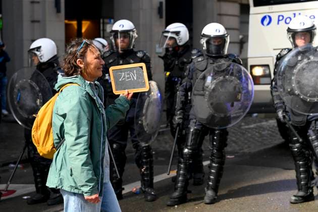 Protest Outside Parliament Of Wallonia-Brussels Federation 04 06 2026 BRUSSELS, BELGIUM June 04, 2026 - Staff, teachers and students protest outside the Parliament of the Wallonia-Brussels Federation, FWB pictured on June 04, 2026 in Brussels, Belgium, 04 06 2026 Brussels Belgium  Copyright: xPhilipxReynaersx