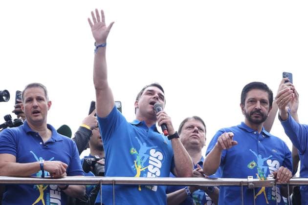 34th March for Jesus in Sao Paulo Senator and pre-candidate for the presidency of the Republic of Brazil, Flavio Bolsonaro, during the 34th March for Jesus, in the northern zone of Sao Paulo, this Thursday, June 4, 2026 SAO PAULO SAO PAULO BRAZIL Copyright: xMarinaxUezimax