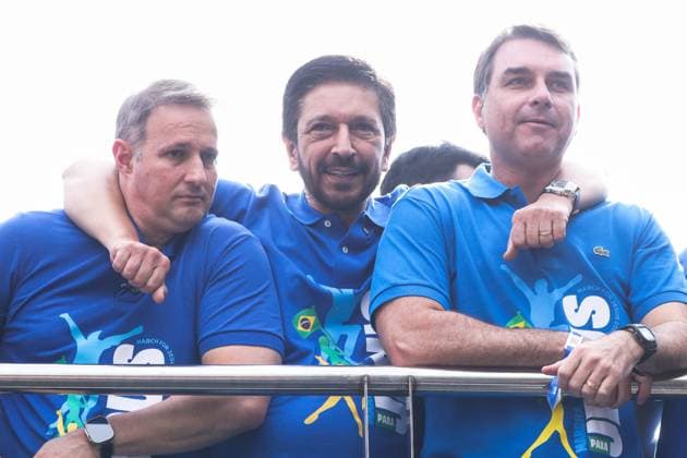 34th March for Jesus in Sao Paulo Pre-candidate for governor of Sao Paulo, Guilherme Derrite, Senator and pre-candidate for president of the Republic of Brazil, Flavio Bolsonaro, and the mayor of Sao Paulo, Ricardo Nunes, during the 34th March for Jesus, in the northern zone of Sao Paulo, this Thursday, June 4, 2026. SAO PAULO SAO PAULO BRAZIL Copyright: xMarinaxUezimax