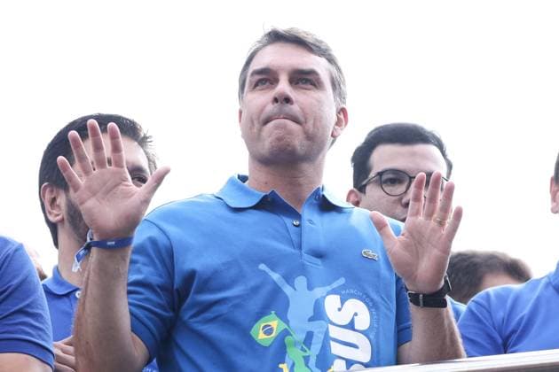 34th March for Jesus in Sao Paulo Senator and pre-candidate for the presidency of the Republic of Brazil, Flavio Bolsonaro, during the 34th March for Jesus, in the northern zone of Sao Paulo, this Thursday, June 4, 2026 SAO PAULO SAO PAULO BRAZIL Copyright: xMarinaxUezimax