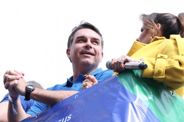 34th March for Jesus in Sao Paulo Senator and pre-candidate for the presidency of the Republic of Brazil, Flavio Bolsonaro, during the 34th March for Jesus, in the northern zone of Sao Paulo, this Thursday, June 4, 2026. SAO PAULO SAO PAULO BRAZIL Copyright: xMarinaxUezimax