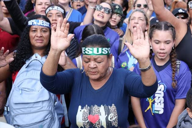 34th March for Jesus in Sao Paulo Faithful participate in the 34th March for Jesus, gathering at the Luz metro station towards Praca Herois da FEB, in the northern zone of Sao Paulo, this Thursday, June 4, 2026. Sao Paulo Sao Paulo Brazil Copyright: xMarinaxUezima BrazilxPhotoxPressx