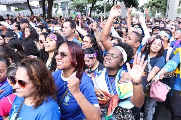 34th March for Jesus in Sao Paulo Faithful participate in the 34th March for Jesus, gathering at the Luz metro station towards Praca Herois da FEB, in the northern zone of Sao Paulo, this Thursday, June 4, 2026. Sao Paulo Sao Paulo Brazil Copyright: xMarinaxUezima BrazilxPhotoxPressx