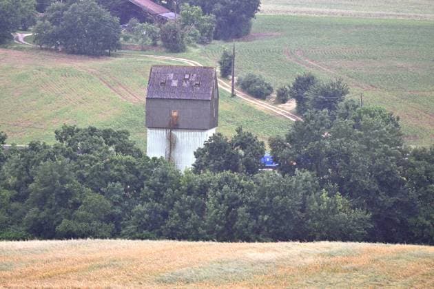 RECORD DATE NOT STATED Disparition Lyhanna, un corps retrouvé Sébastien Lapeyrère MAXPPP puycasquier 4 06 2026 The location where a body was found in the Gers on 4 June 2026 The body is that of a child wearing clothes similar to those of Lyhanna, who went missing in Fleurance Gers last Friday, a annoncé jeudi le procureur dAgen Sothern France The location where a body was found in the Gers on 4 June 2026 The body is that of a child wearing clothes similar to those of Lyhanna, who went missing in Fleurance Gers last Friday, the public prosecutor in Agen announced on Thursday  Copyright: xMAXPPPxSébastienxLapeyrèrex 1000024754 1000024718