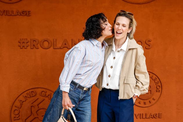 Barbara Pravi et Lorie Laure Pester au photocall du village lors des Internationaux de France de Tennis de Roland Garros 2026, à Paris, France, le 4 juin 2026 Jacovides Moreau Bestimage Celebs attending the village photocall during the 2026 French Open at Roland Garros in Paris, France, on June 4, 2026 Paris France  Copyright: xJACOVIDES-MOREAUx xBESTIMAGExJACOVIDES-MOREAUx xBESTIMAGEx