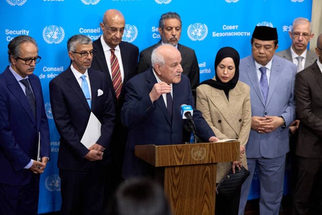 June 4, 2026, New York, New York, USA: Riyad Mansour, Permanent Observer of the State of Palestine to the United Nations, speaks to reporters with representatives of the Arab Group and the Organisation of Islamic Cooperation during a Security Council stakeout at U.N. headquarters. New York USA - ZUMAs237 20260604_aap_s237_020 Copyright: xMarkxJ.xSullivanx