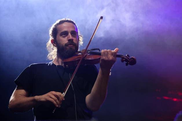 04.06.2026, Bellinzona, Parco Urbano, Nevermind Music Fest 2026: The Vad Vuc, Alberto Albi Freddi, fiddle Bellinzona Parco Urbano Ticino Switzerland *** 04 06 2026, Bellinzona, Parco Urbano, Nevermind Music Fest 2026 The Vad Vuc, Alberto Albi Freddi, fiddle Bellinzona Parco Urbano Ticino Switzerland Copyright: xJustPictures.ch FrancescoxMinghettix jp-en-FrMi-MNG_0209