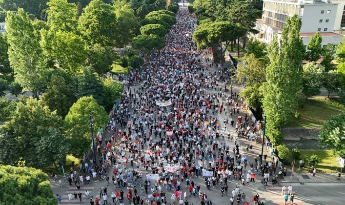 Protests against tourism project continue in Albania TIRANA, ALBANIA - JUNE 4: An aerial view of thousands of demonstrators carrying banners and placards gather on the Boulevard of the Martyrs of the Nation to protest the planned sale of a beach in the Zvernec area of Vlora as part of a tourism development project, in Tirana, Albania on June 4, 2026. Olsi Shehu Anadolu Tirana Albania. Editorial use only. Please get in touch for any other usage.  Copyright: x2026xAnadoluxOlsixShehux