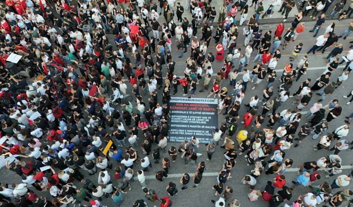 Protests against tourism project continue in Albania TIRANA, ALBANIA - JUNE 4: An aerial view of thousands of demonstrators carrying banners and placards gather on the Boulevard of the Martyrs of the Nation to protest the planned sale of a beach in the Zvernec area of Vlora as part of a tourism development project, in Tirana, Albania on June 4, 2026. Olsi Shehu Anadolu Tirana Albania. Editorial use only. Please get in touch for any other usage.  Copyright: x2026xAnadoluxOlsixShehux