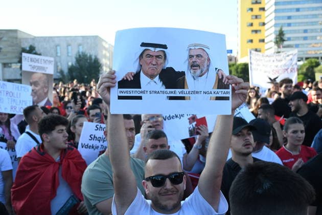 Protests against tourism project continue in Albania TIRANA, ALBANIA - JUNE 4: Demonstrators carrying banners and placards gather on the Boulevard of the Martyrs of the Nation to protest the planned sale of a beach in the Zvernec area of Vlora as part of a tourism development project, in Tirana, Albania on June 4, 2026. Olsi Shehu Anadolu Tirana Albania. Editorial use only. Please get in touch for any other usage.  Copyright: x2026xAnadoluxOlsixShehux