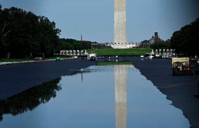 Trump s remodeled Lincoln Memorial Reflecting Pool fills with water The reflecting pool is refilled after being repainted at the directive of President Donald Trump ahead of America 250 on June 4, 2026 in Washington, DC.. Photo by Olivier Douliery ABACAPRESS.COM Washington DC United States  Copyright: xDoulieryxOlivier ABACAx