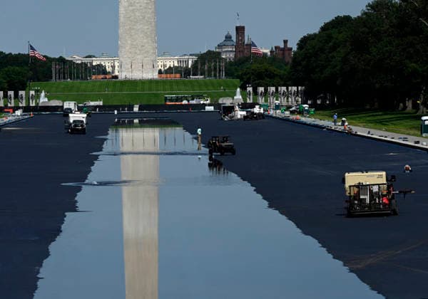 Trump s remodeled Lincoln Memorial Reflecting Pool fills with water The reflecting pool is refilled after being repainted at the directive of President Donald Trump ahead of America 250 on June 4, 2026 in Washington, DC.. Photo by Olivier Douliery ABACAPRESS.COM Washington DC United States  Copyright: xDoulieryxOlivier ABACAx