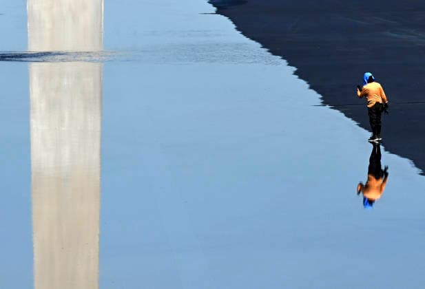 Trump s remodeled Lincoln Memorial Reflecting Pool fills with water The reflecting pool is refilled after being repainted at the directive of President Donald Trump ahead of America 250 on June 4, 2026 in Washington, DC.. Photo by Olivier Douliery ABACAPRESS.COM Washington DC United States  Copyright: xDoulieryxOlivier ABACAx