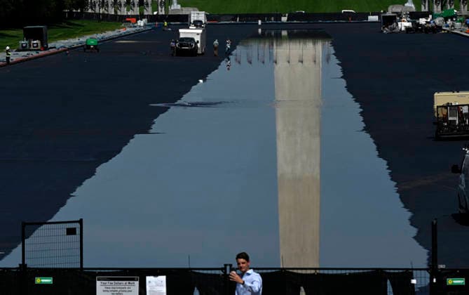 Trump s remodeled Lincoln Memorial Reflecting Pool fills with water The reflecting pool is refilled after being repainted at the directive of President Donald Trump ahead of America 250 on June 4, 2026 in Washington, DC.. Photo by Olivier Douliery ABACAPRESS.COM Washington DC United States  Copyright: xDoulieryxOlivier ABACAx