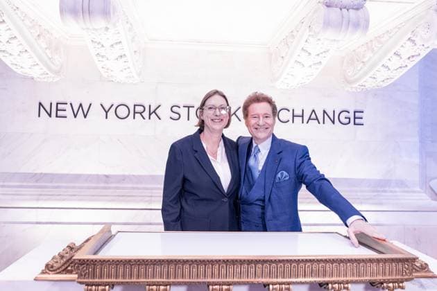 June 4, 2026, New York, New York, USA: Dr. Thomas S. Kaplan, Chairman, and Heather White, Chief Executive Officer of Sunshine Silver Mining & Refining Company ring the opening bell as their company celebrates Initial Public Offering on the floor of the New York Stock Exchange (NYSE) in New York, NY on June 4, 2026. Stock market continues to be volatile as conflict in the Middle East affects prices of commodities and goods. New York USA  - ZUMAr339 20260604_znp_r339_014 Copyright: xLevxRadinx