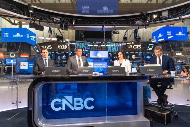 June 4, 2026, New York, New York, USA: CNBC Squawk Box hosts report from their studio on the floor of the New York Stock Exchange (NYSE) in New York, NY on June 4, 2026. Stock market continues to be volatile as conflict in the Middle East affects prices of commodities and goods. New York USA  - ZUMAr339 20260604_znp_r339_036 Copyright: xLevxRadinx