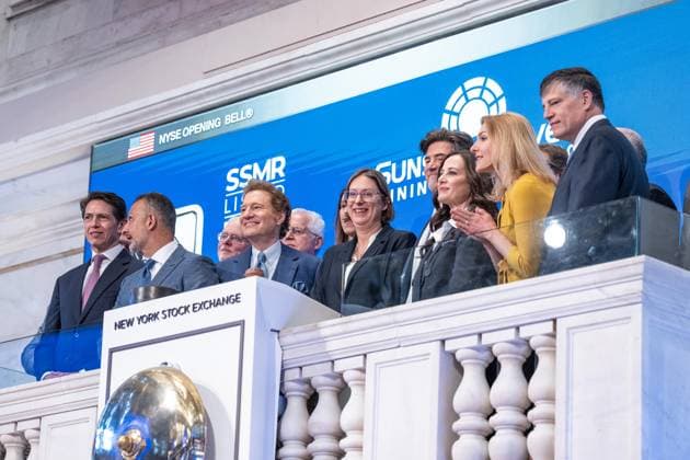 June 4, 2026, New York, New York, USA: Dr. Thomas S. Kaplan, Chairman, and Heather White, Chief Executive Officer of Sunshine Silver Mining & Refining Company ring the opening bell as their company celebrates Initial Public Offering on the floor of the New York Stock Exchange (NYSE) in New York, NY on June 4, 2026. Stock market continues to be volatile as conflict in the Middle East affects prices of commodities and goods. New York USA  - ZUMAr339 20260604_znp_r339_037 Copyright: xLevxRadinx