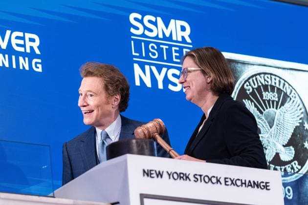 June 4, 2026, New York, New York, USA: Dr. Thomas S. Kaplan, Chairman, and Heather White, Chief Executive Officer of Sunshine Silver Mining & Refining Company ring the opening bell as their company celebrates Initial Public Offering on the floor of the New York Stock Exchange (NYSE) in New York, NY on June 4, 2026. Stock market continues to be volatile as conflict in the Middle East affects prices of commodities and goods. New York USA  - ZUMAr339 20260604_znp_r339_040 Copyright: xLevxRadinx