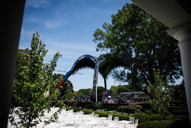 DC: Preparations Ahead of UFC Match Continue at White House Construction of the arena for the upcoming UFC match on the South Lawn is seen from the White House Colonnade on June 4, 2026 in Washington, D.C. (Photo by Samuel Corum Pool ABACAPRESS.COM) Washington DC United States  Copyright: xPool ABACAx