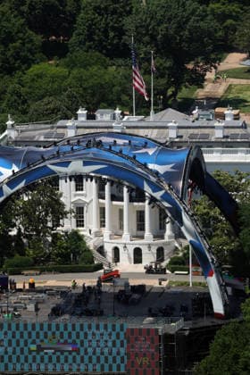 WASHINGTON, D.C. - JUNE 4: Construction continues for UFC Freedom 250 at the White House in Washington DC on June 4, 2026 in Washington, D.C> Copyright: xmpi34x