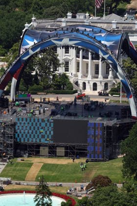 WASHINGTON, D.C. - JUNE 4: Construction continues for UFC Freedom 250 at the White House in Washington DC on June 4, 2026 in Washington, D.C> Copyright: xmpi34x