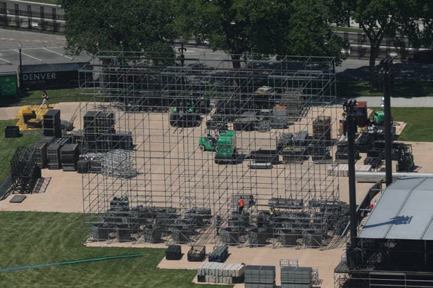 WASHINGTON, D.C. - JUNE 4: Construction continues for UFC Freedom 250 at the White House in Washington DC on June 4, 2026 in Washington, D.C> Copyright: xmpi34x