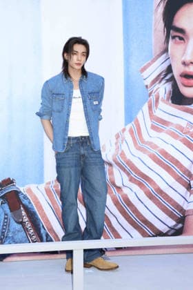 Photocall with Hyunjin of Stray Kids at Guess Jeans Hyunjin, Stray Kids 06 04 2026 Photocall with Hyunjin of Stray Kids at Guess Jeans held at the Guess Jeans in West Hollywood, CA Photo by Izumi Hasegawa Hollywood News Wire Inc. West Hollywood CA USA EDITORIAL USE ONLY Copyright: xx IzumixHasegawax xHollywoodxNewsxWirexInc.x hnphotos096954
