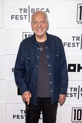 Frampton World Premiere, 25th Tribeca Festival, New York, USA - 04 Jun 2026 Peter Frampton attends Frampton World Premiere during the 2026 Tribeca Festival at BMCC Tribeca Performing Arts Center on June 4, 2026 in New York City. New York United States Copyright: xRonxAdarx xSOPAxImagesx _radar_frampton_20260604_01830