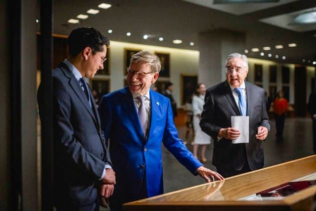 (R-L) Johann Wadephul (CDU), Bundesaussenminister, und Roberto Velasco Alvarez, Aussenminister von Mexiko, aufgenommen im Rahmen eines Treffens in Mexiko Stadt, 04.06.2026. Fotografiert im Auftrag des Auswaertigen Amtes Mexiko Stadt Mexiko *** R L Johann Wadephul CDU , Federal Foreign Minister, and Roberto Velasco Alvarez, Foreign Minister of Mexico, photographed during a meeting in Mexico City, 04 06 2026 Photographed on behalf of the Federal Foreign Office Mexico City Mexico Copyright: xJulianexSonntag AAx