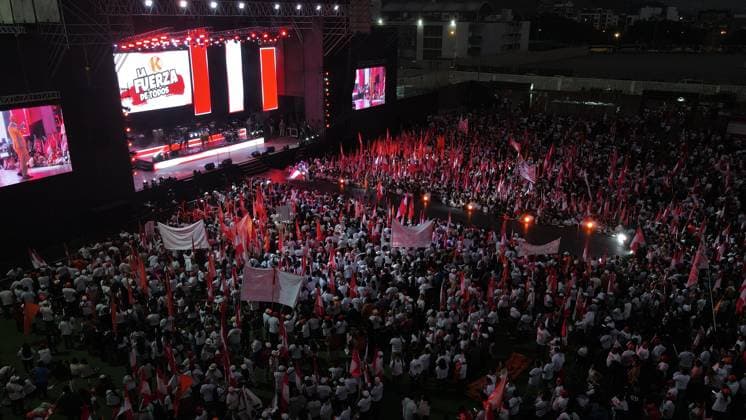 Keiko Fujimori Campaign Closing Event in Peru LIMA, PERU - JUNE 04: Thousands of supporters of presidential candidate Keiko Fujimori attended her campaign closing event held at the Arena Monumental on June 4, 2026, in Lima, Peru. The event, held three days before the presidential runoff election on June 7, brought together supporters, musical groups, and guests affiliated with the Fuerza Popular party. Klebher Vasquez Anadolu Lima Peru. Editorial use only. Please get in touch for any other usage.  Copyright: x2026xAnadoluxKlebherxVasquezx