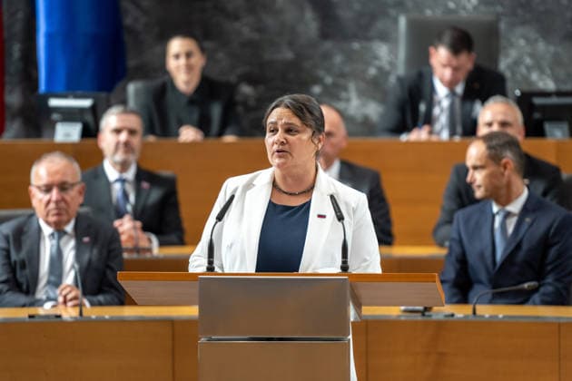National Assembly of Slovenia in Ljubljana - 04 Jun 2026 Suzana Lep äimenko Slovenian Minister for Slovenians abroad from the National Assembly attends the First meeting of 16th Government of Slovenia. Ljubljana Slovenia Copyright: xAndrejxTarfilax xSOPAxImagesx DSC_0105