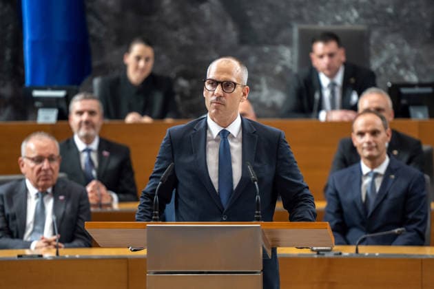 National Assembly of Slovenia in Ljubljana - 04 Jun 2026 Tadej Ostrc Slovenian Minister of Health attends the First meeting of 16th Government of Slovenia. Ljubljana Slovenia Copyright: xAndrejxTarfilax xSOPAxImagesx DSC_0151