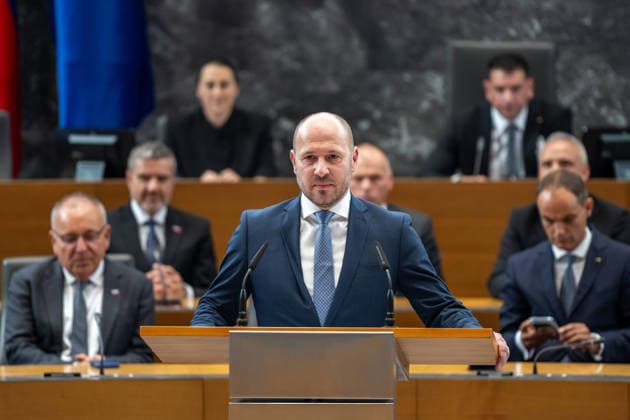 National Assembly of Slovenia in Ljubljana - 04 Jun 2026 Jernej Vrtovec Slovenian Minister of Infrastructure and Energy attends the First meeting of 16th Government of Slovenia. Ljubljana Slovenia Copyright: xAndrejxTarfilax xSOPAxImagesx DSC_0201