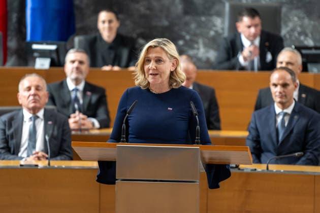 National Assembly of Slovenia in Ljubljana - 04 Jun 2026 Ignacija Fridl Jarc Slovenian Minister of Culture attends the First meeting of 16th Government of Slovenia. Ljubljana Slovenia Copyright: xAndrejxTarfilax xSOPAxImagesx DSC_0034