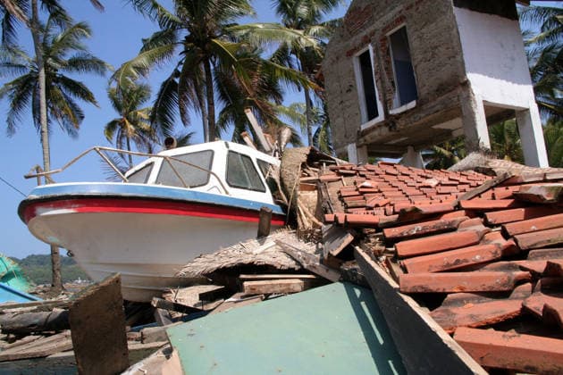 Over 500 Dead in Java Tsunami Jul 20, 2006; Ciamis, West Java, INDONESIA; A speedboat stranded on Pangandaran Beach. A tsunami hit the coast of the Indonesian island of Java killing more than 550 people, leaving over 600 injured. Over 38,000 others have been displaced by the disaster. An earthquake around 240km beneath the ocean floor caused the giant black wave to sweep 300m inland, destroying homes, hotels and people. Mandatory Credit: Photo by Toto Santiko Budi JiwaFoto ZUMA Press. ( ) Copyright 2006 by JiwaFoto Ciamis West Java INDONESIA Copyright: xTotoxSantikoxBudix