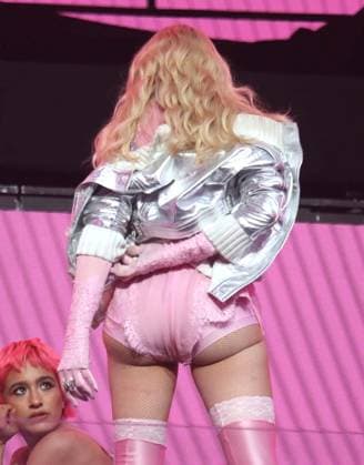 June 4, 2026, New York, New York, USA: Singer icon MADONNA performs a surprise pop up concert partnered with the app Grindr in Time Square to promote her new album Confessions ll also called Confessions on the Dance Floor - Part ll. New York USA - ZUMAk03_ 20260604_zaf_k03_133 Copyright: xNancyxKaszermanx