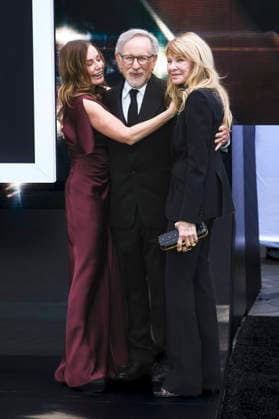 Kristie Macosko Krieger, Steven Spielberg und Kate Capshaw bei der Premiere des Kinofilms Disclosure Day im Cineworld Leicester Square. London, 04.06.2026 *** Kristie Macosko Krieger, Steven Spielberg and Kate Capshaw at the premiere of the movie Disclosure Day at Cineworld Leicester Square London, 04 06 2026 Foto:xJ.xEdwardsx xFuturexImagex disclosure_london_6677