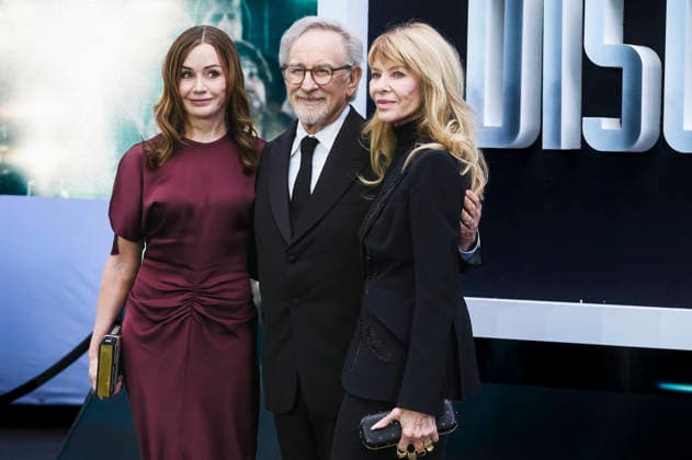 Kristie Macosko Krieger, Steven Spielberg und Kate Capshaw bei der Premiere des Kinofilms Disclosure Day im Cineworld Leicester Square. London, 04.06.2026 *** Kristie Macosko Krieger, Steven Spielberg and Kate Capshaw at the premiere of the movie Disclosure Day at Cineworld Leicester Square London, 04 06 2026 Foto:xJ.xEdwardsx xFuturexImagex disclosure_london_6678